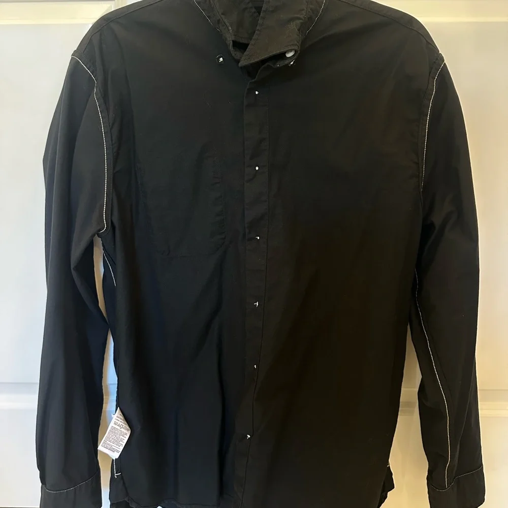 Medium Banana Republic Organic Black Casual Button-Down Shirt